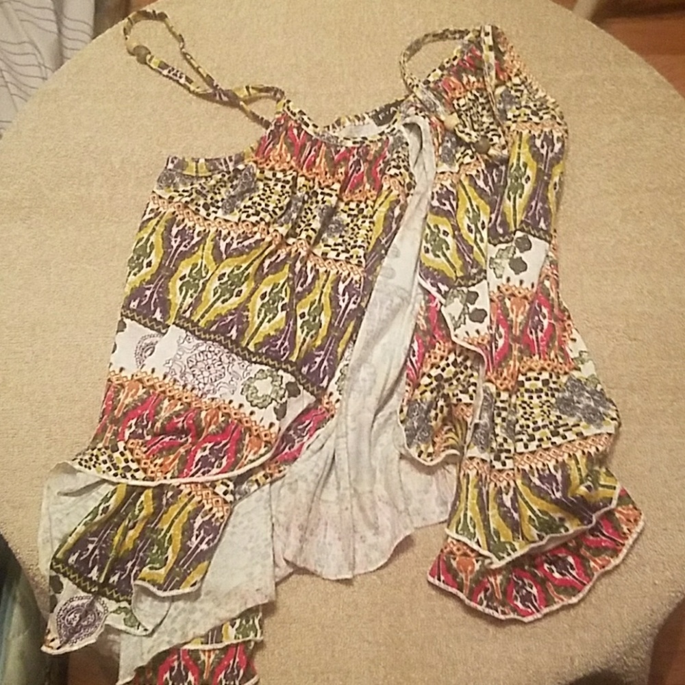 Tank top with front slit
